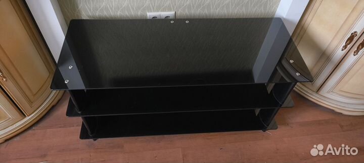 Столик под тв