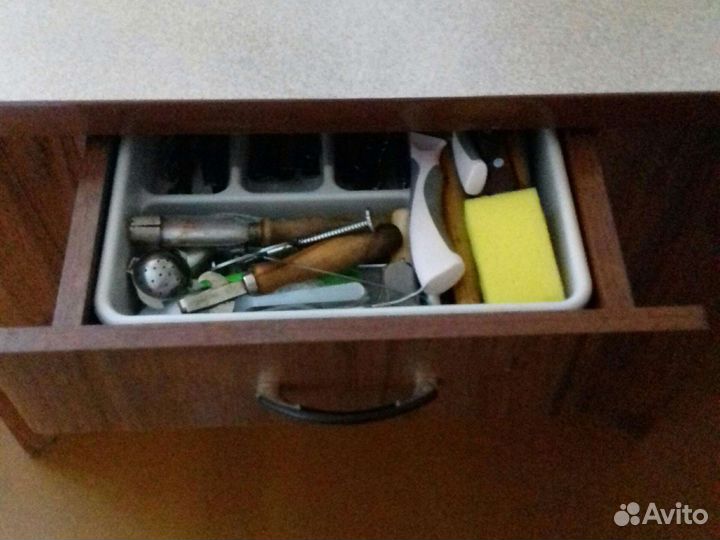 Стол обеденный