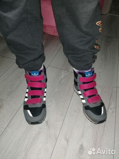 Кроссовки adidas