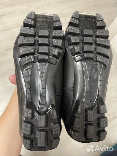 Лыжные ботинки новые детские 34р