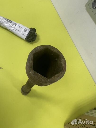 Ключ баллонный 38 19