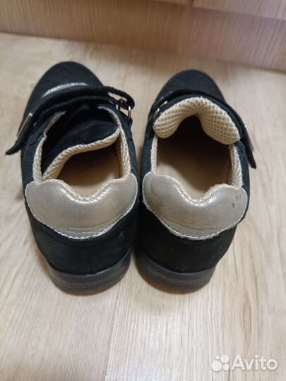 Кроссовки кожаные