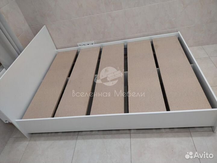 Кровать двуспальная