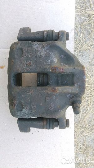 Суппорт ауди 80 правый невентиллируемый