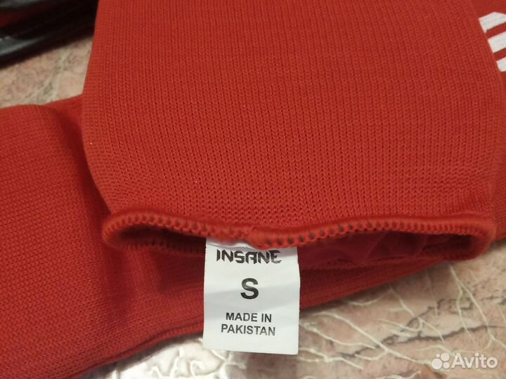 Перчатки и защита голени