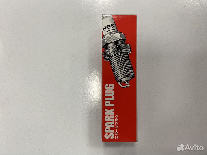 Свеча зажигания (CR8E)