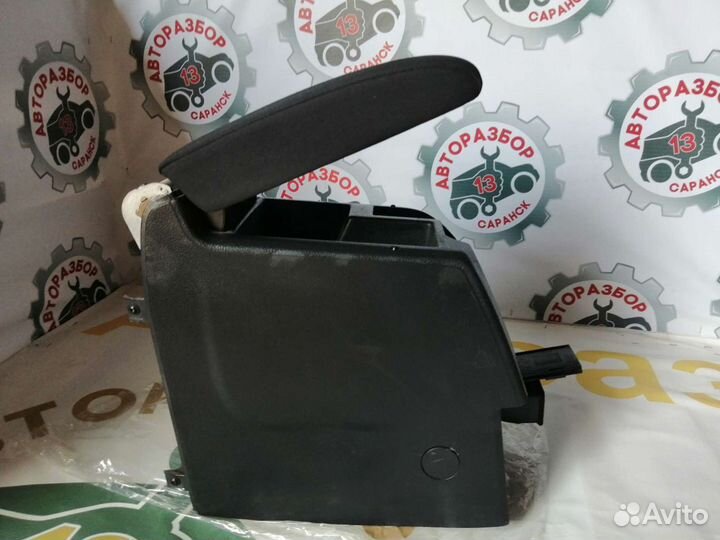 Подлокотник Volkswagen Tiguan, Golf +