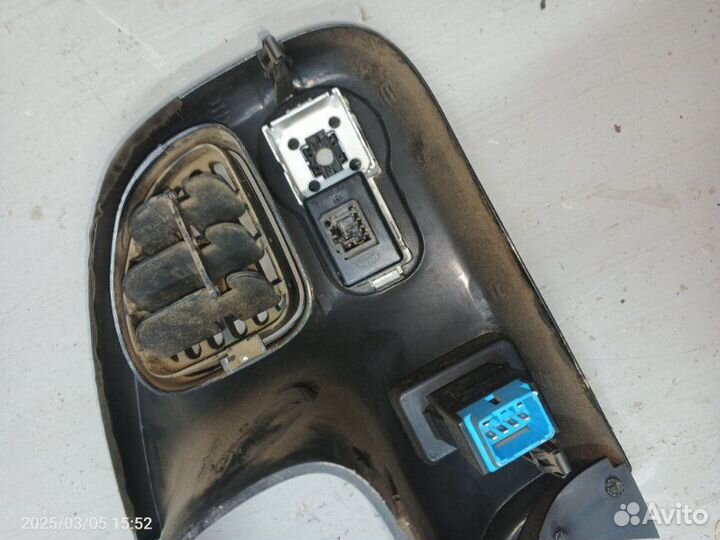 Консоль центральная Kia Spectra S6D 2007