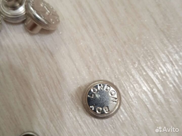Пуговица металлическая на jeans Boy London