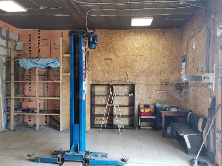 Гараж, > 30 м²