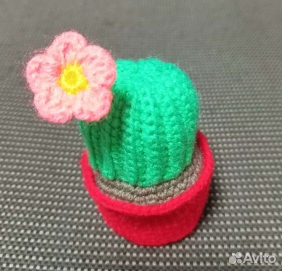 Вязаные игрушки ручной работы,брелки