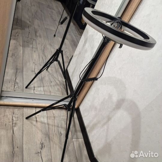 Лампа настольная