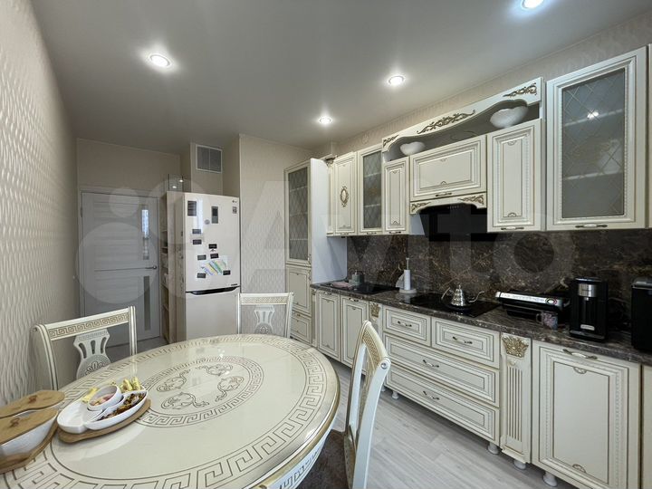 2-к. квартира, 60 м², 10/16 эт.