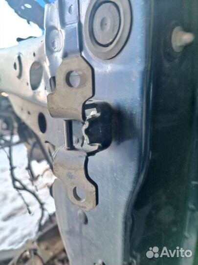 Петля двери Рено Меган 3