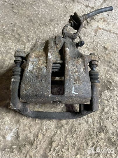 Суппрт передний левый VW Passat B3