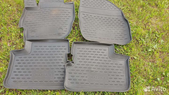 Автомобильные коврики резиновые Мазда 3