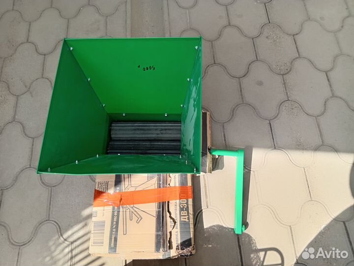 Ручная мялка для винограда