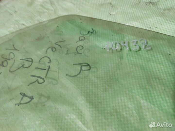 Стекло заднее правое Opel Vectra B седан 1.6I