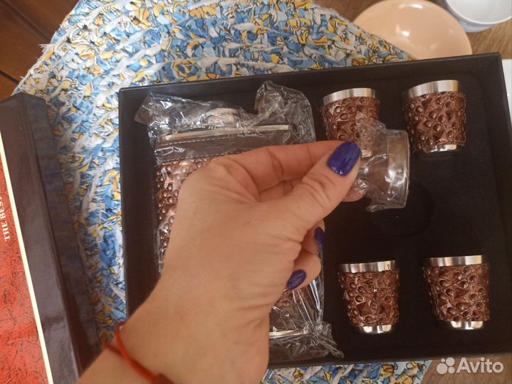 Фляжка и рюмки набор