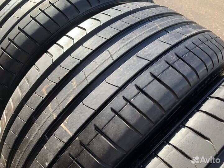 Pirelli P Zero PZ4 255/40 R21 102Y