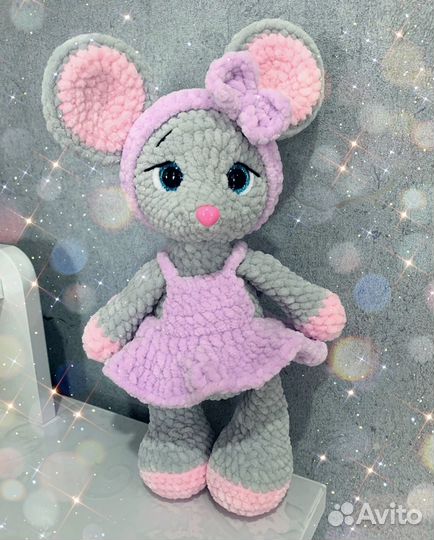 Вязанная игрушка мышка