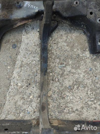 Подрамник передний Chrysler Cirrus Lxi седан 2.5L