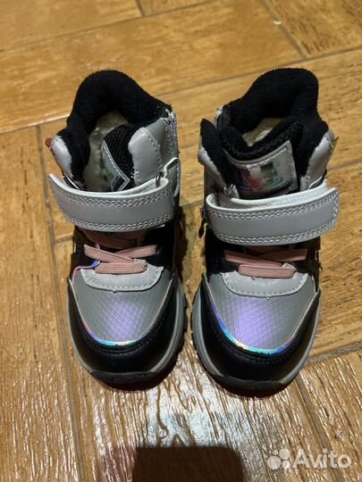 Зимние ботинки для девочки 23
