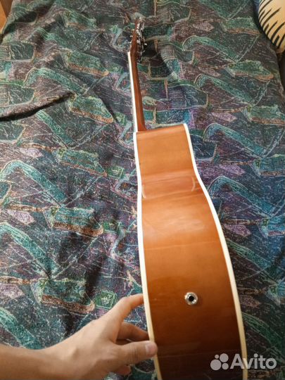 Электроакустическая гитара