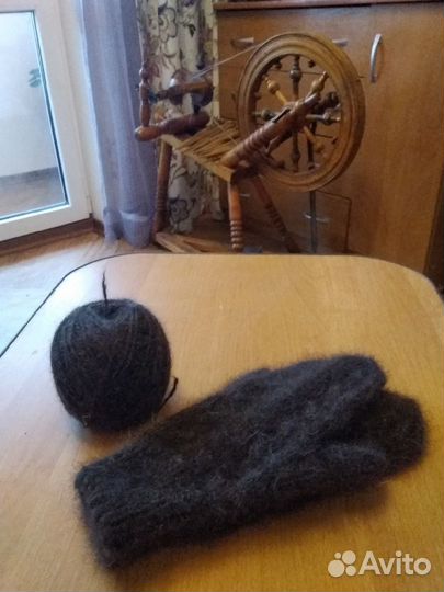 Варежки из шерсти бурят-монгольского волкодава