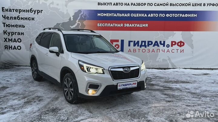 Решетка динамика на торпедо правая Subaru Forester (SK/S14)