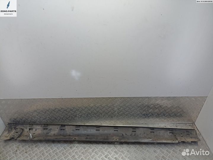 Накладка на порог наружная левая 90493309 на Opel Omega B