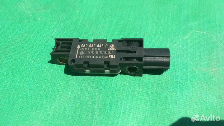 Датчик удара Airbag Audi A8 S8 D3