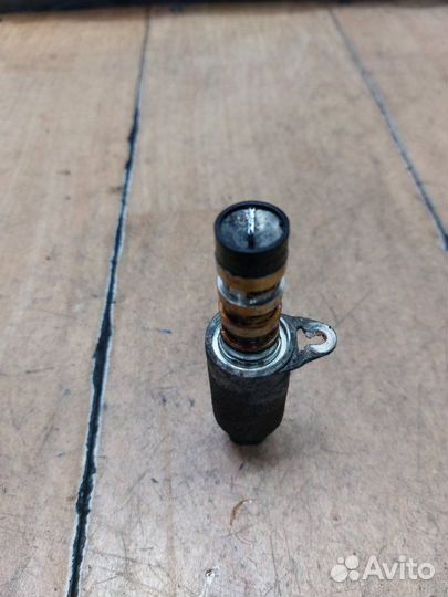 Клапан фазорегулятора Opel Astra H Z18XER 2008