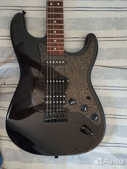 Fender squier bullet Stratocaster HT HSS BKM