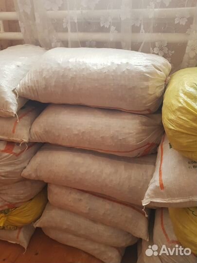 Сухой хлеб на корм