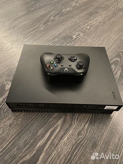 Xbox One x 1tb