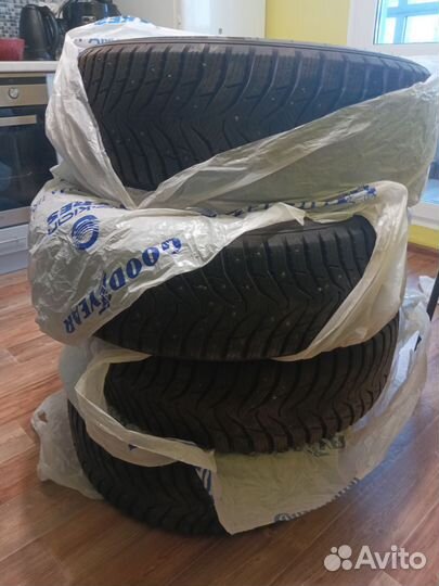 Kumho WinterCraft SUV Ice WS31 215/60 R17