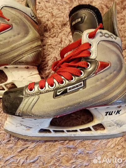 Хоккейные коньки