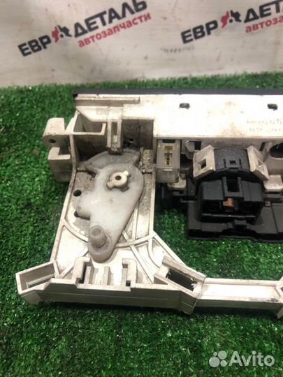 Блок управления отопителем Mitsubishi Carisma