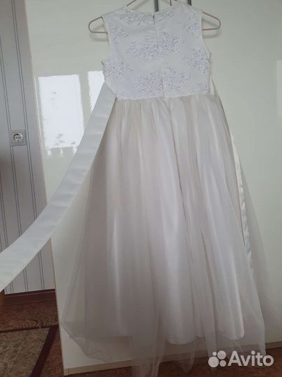 Платье праздничное