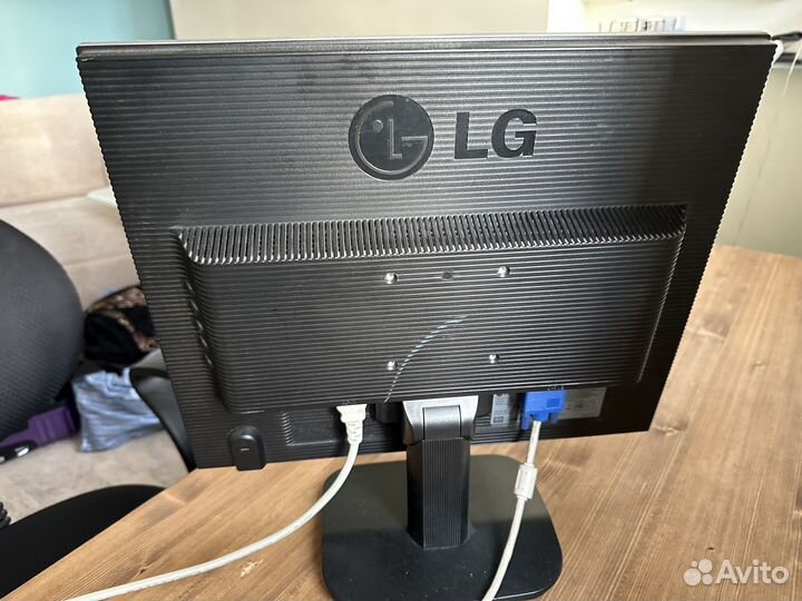 Монитор LG Flatron 19”