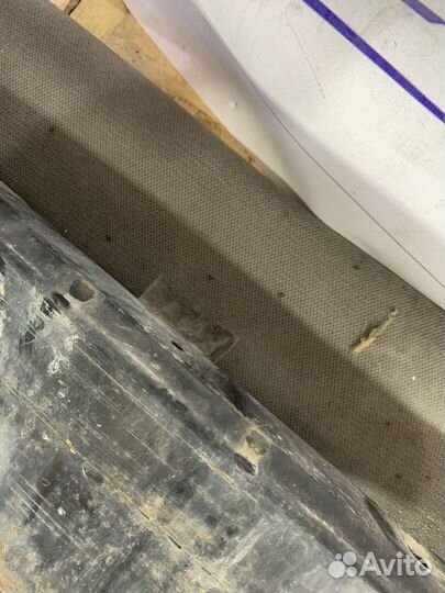 Усилитель бампера Toyota Camry 40