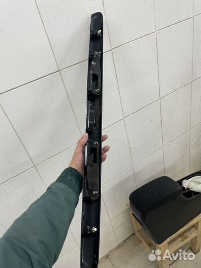 Молдинг крышки багажника ford focus 2