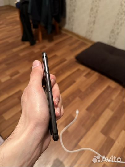 iPhone 8, 64 ГБ