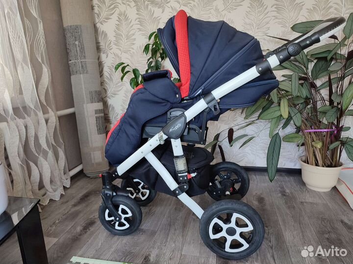 Детская коляска 3 в 1