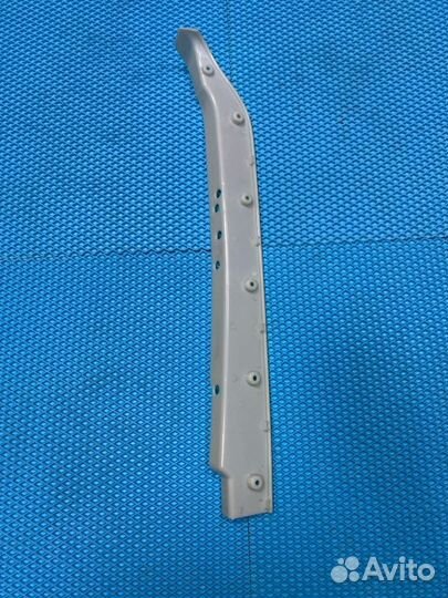 Накладка бампера торцевая передняя левая Sitrak