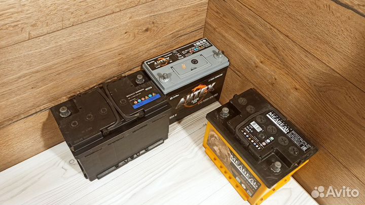 Автомобильный аккумулятор (1673,1675,1551)