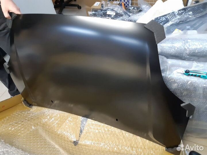 Капот Ford Fiesta