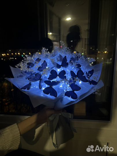 Букет из бабочек с подсветкой