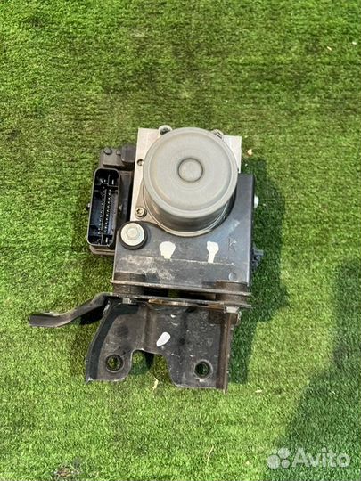 Блок abs Nissan Serena GFC27 MR20(DD) 2017